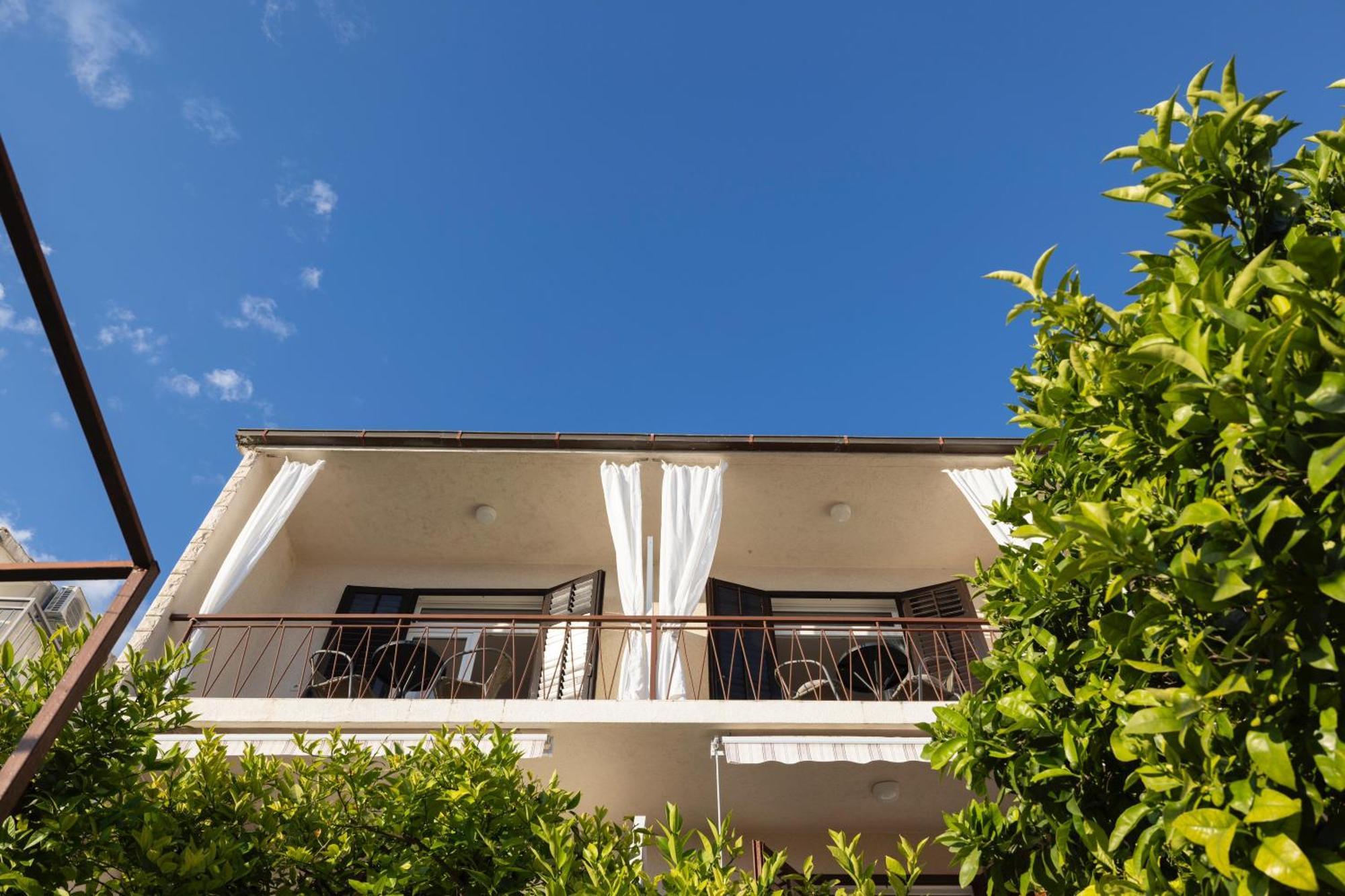Apartments Niki Brela Exterior photo